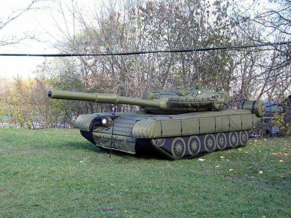 梅列陆地军事假目标坦克
